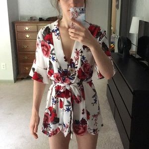 Simplee lined floral romper, size small